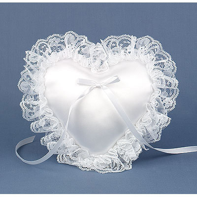 How to make a lace trimmed heart shaped pillow How to make a lace trimmed heart shaped pillow