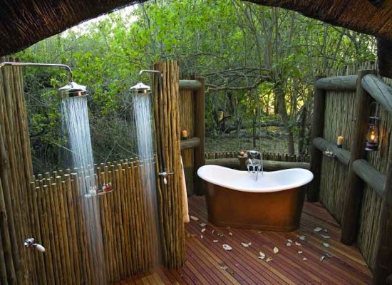 outdoor bathroom1