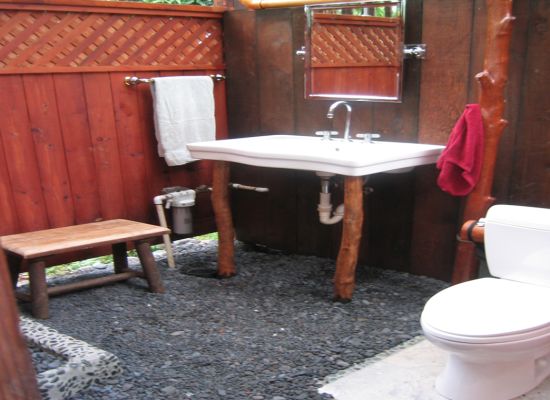 outdoor bathroom4