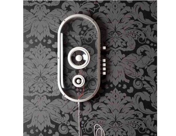 PLUG + PLAY wireless speaker PLUG + PLAY wireless speaker