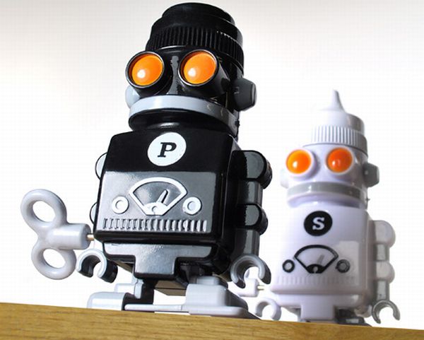 Robot Salt and Pepper Shakers Robot Salt and Pepper Shakers