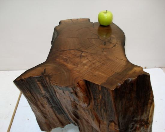 walnut caster table1