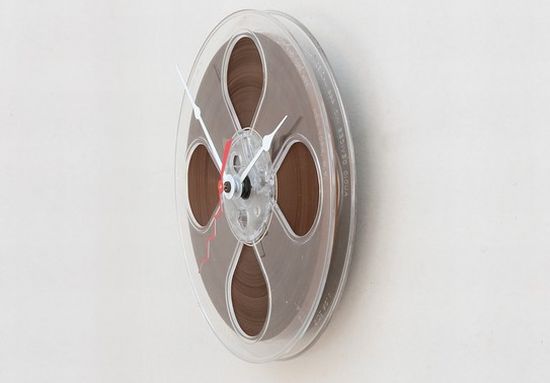 magnetio tape reel clock1
